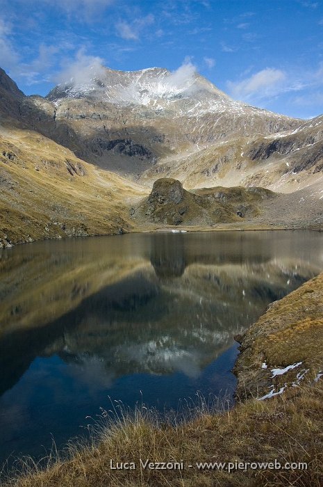 25- Il Torena si specchia nel lago del Barbellino naturale.jpg